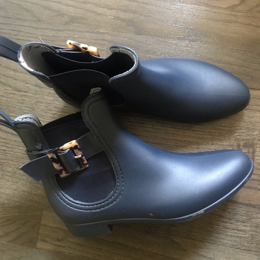 Ankle rain booties